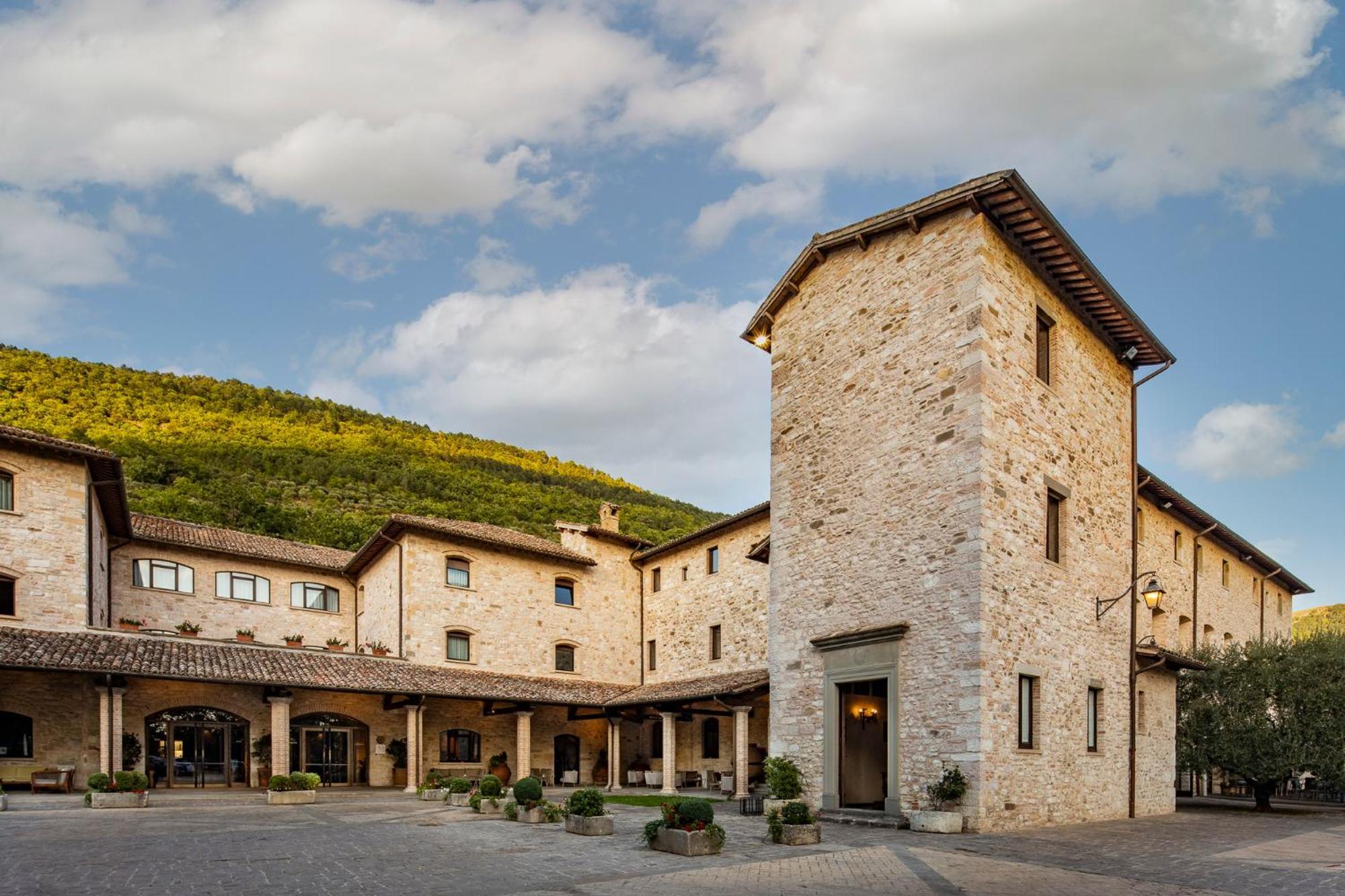 Park Hotel Ai Cappuccini Gubbio Exteriér fotografie