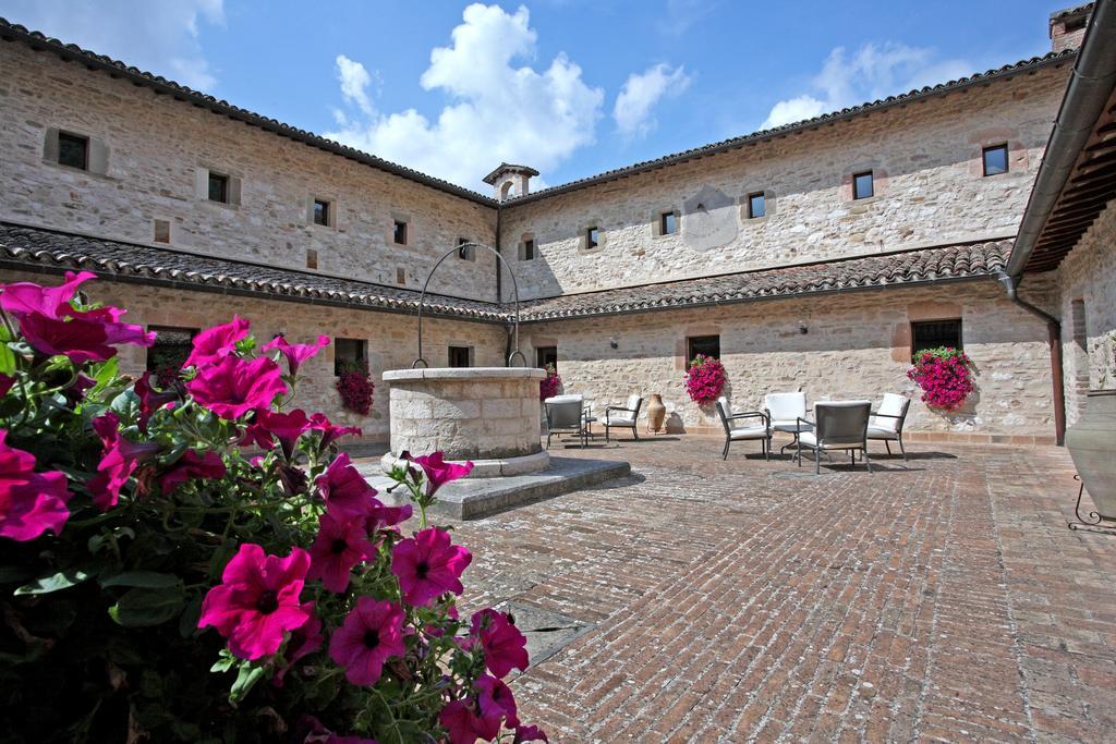 Park Hotel Ai Cappuccini Gubbio Exteriér fotografie